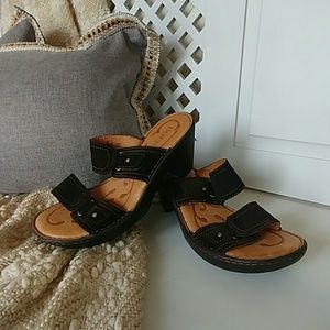 NWOT Born Leather Chunky Short Sandals
